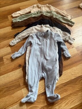 Old navy 0-3 one Ribbed Zip-Front One-Piece Sleepers - Blue & Neutral Pack
